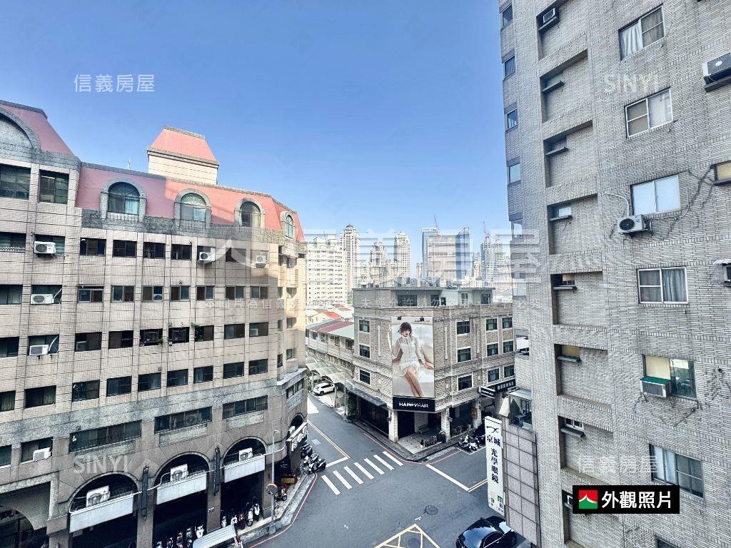 來看！順天首席。兩房平車房屋室內格局與周邊環境