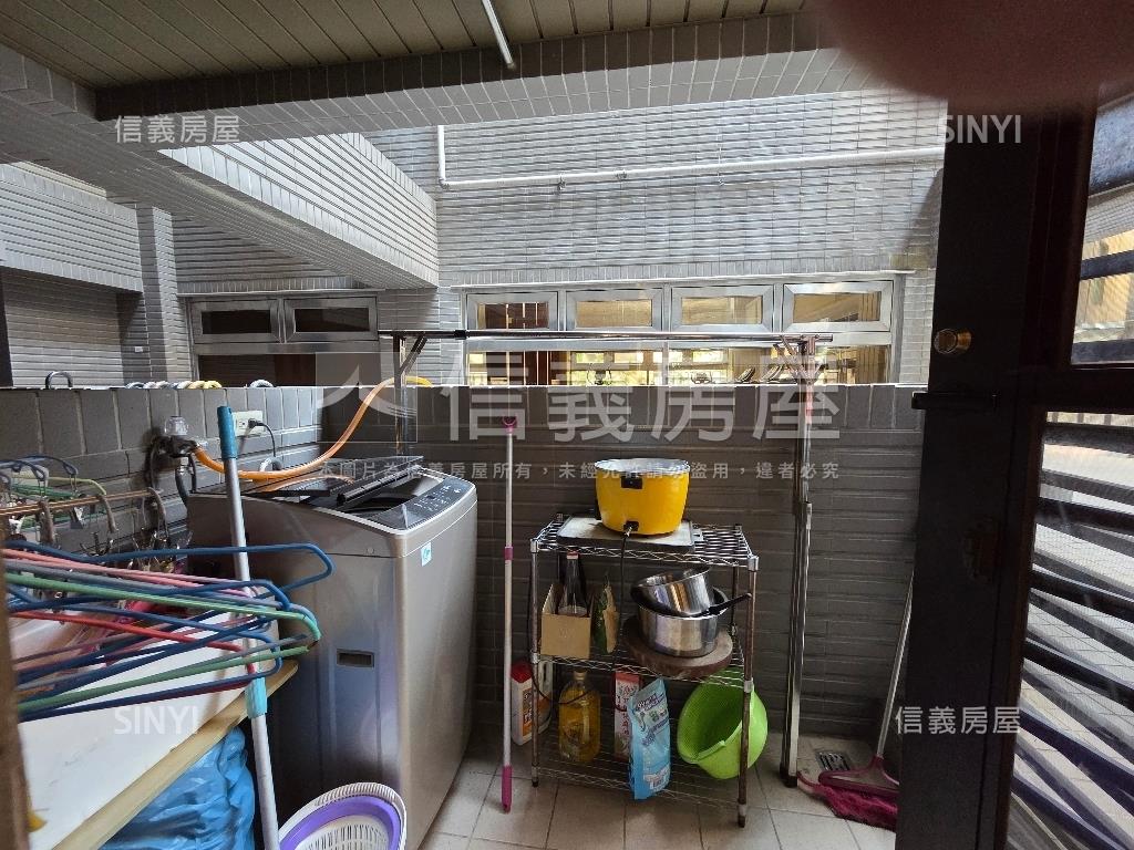 土城中正路收租中金店面房屋室內格局與周邊環境
