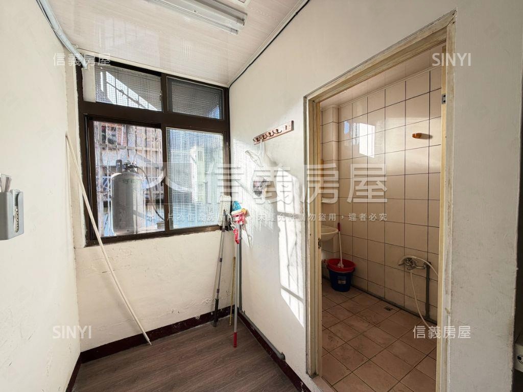 【模範市場】透天小店面房屋室內格局與周邊環境