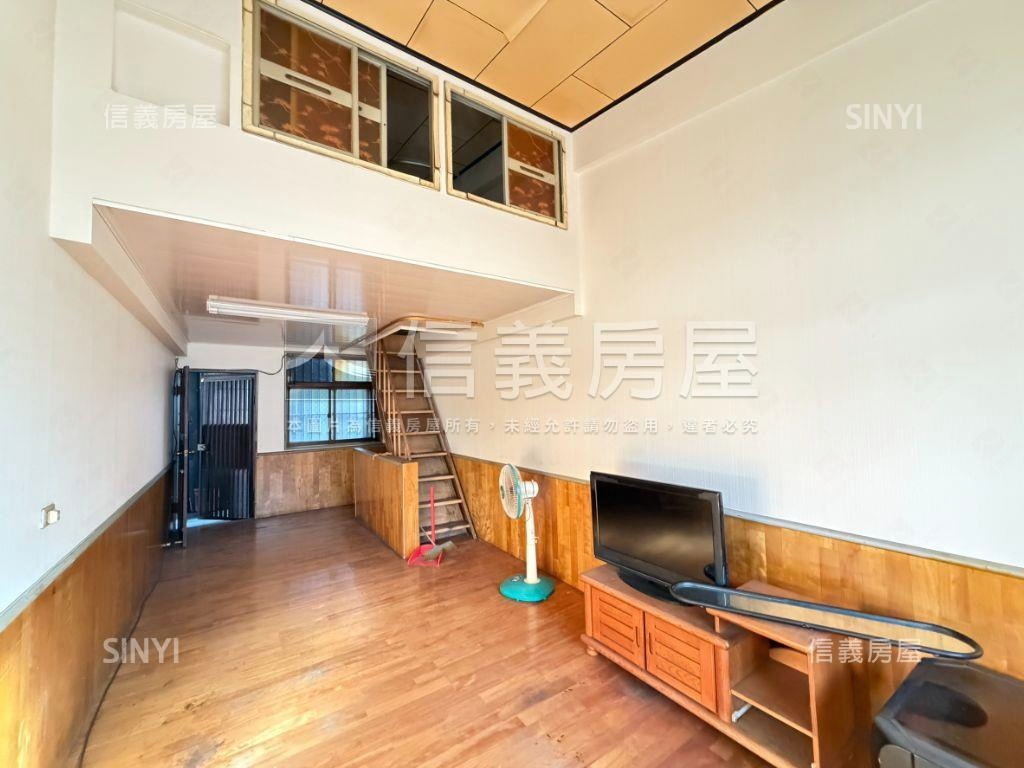 【模範市場】透天小店面房屋室內格局與周邊環境