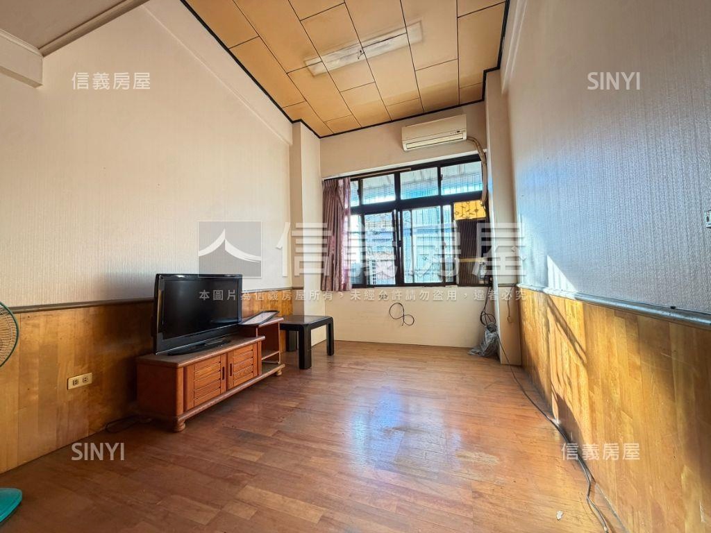 【模範市場】透天小店面房屋室內格局與周邊環境