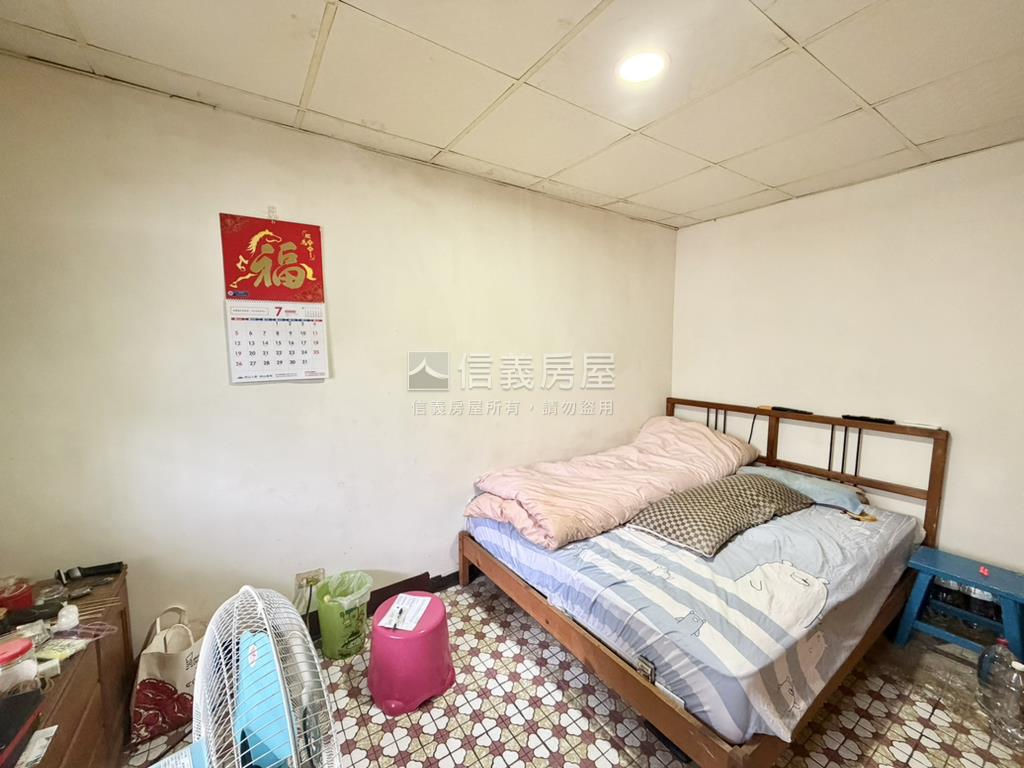 近置地生活廣場邊間透天房屋室內格局與周邊環境