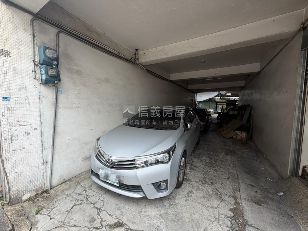 近置地生活廣場邊間透天房屋室內格局與周邊環境