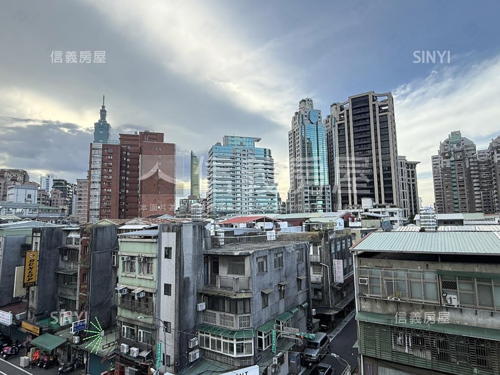 正信義路邊間頂加房屋室內格局與周邊環境