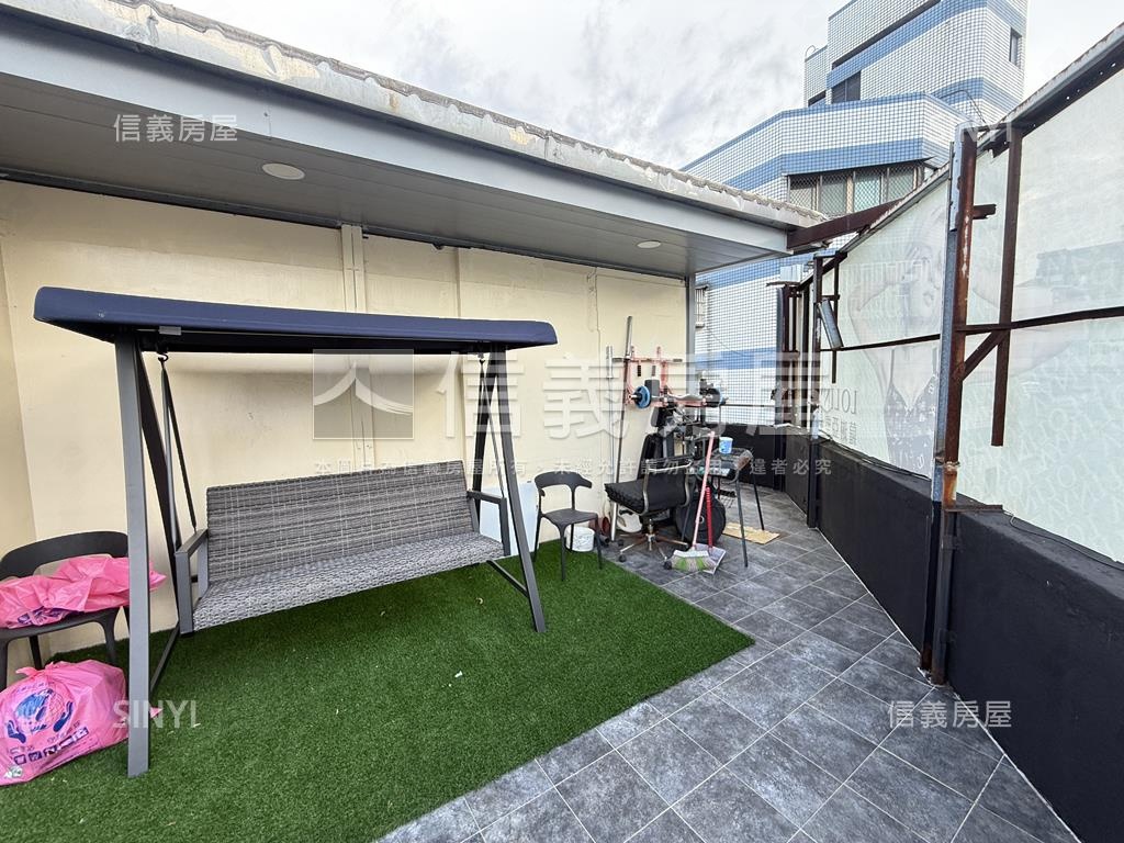 正信義路邊間頂加房屋室內格局與周邊環境