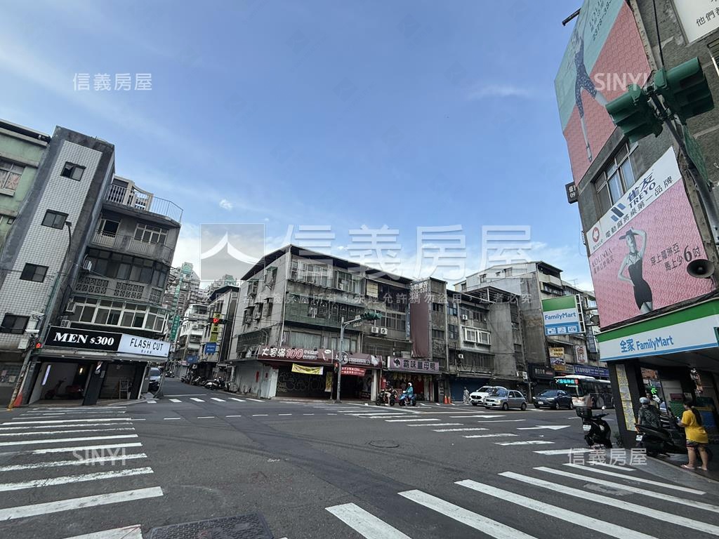 正信義路邊間頂加房屋室內格局與周邊環境