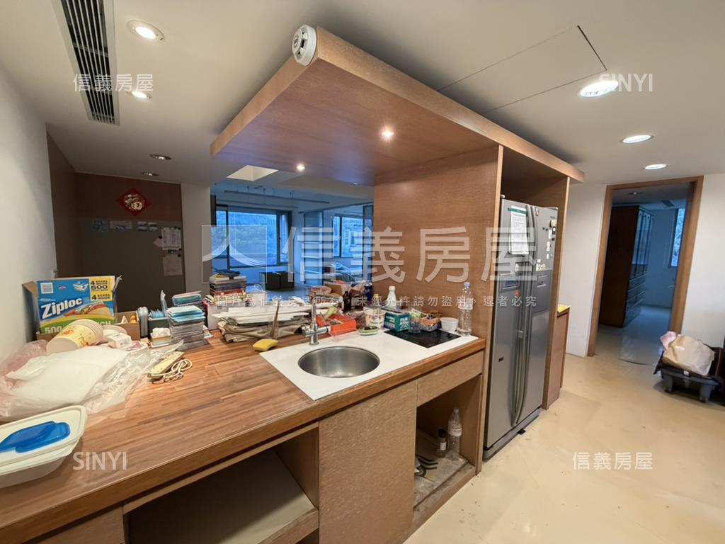 民生社區經典大空間頂加房屋室內格局與周邊環境