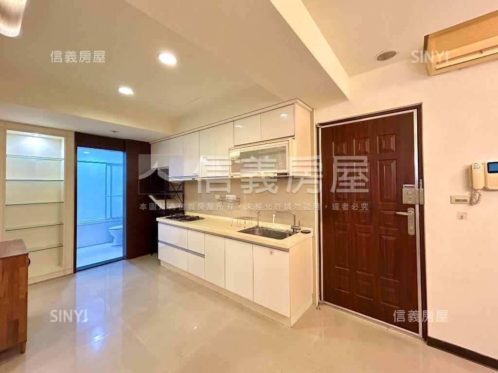 中正金鑽電梯兩房房屋室內格局與周邊環境