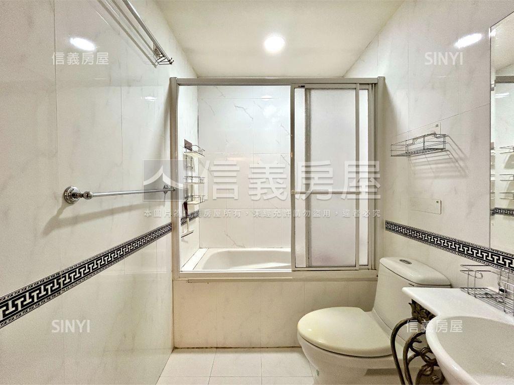 中正金鑽電梯兩房房屋室內格局與周邊環境