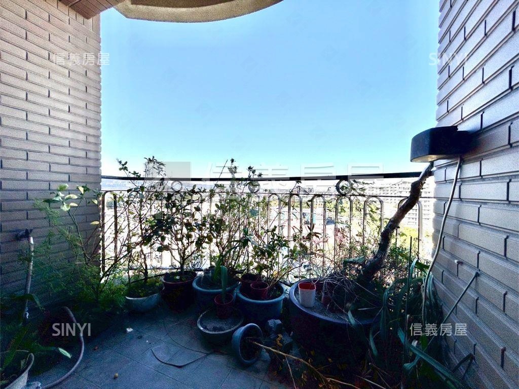 帝璟敦和高樓視野雙大平車房屋室內格局與周邊環境