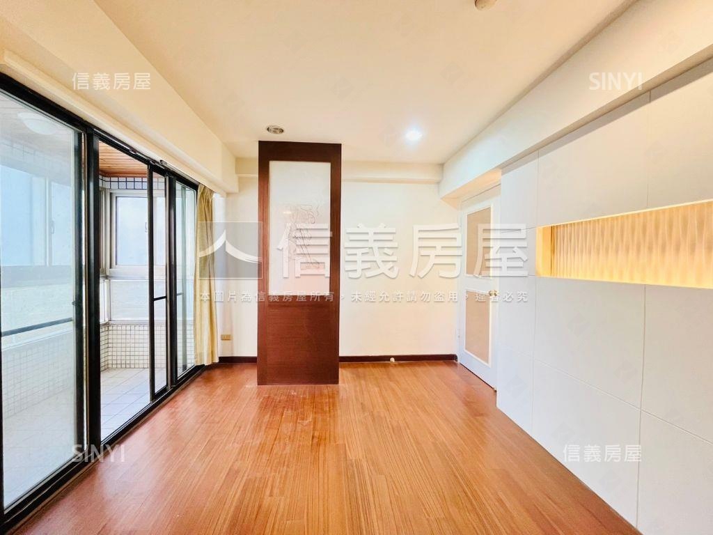 近健康公園美四房平車房屋室內格局與周邊環境