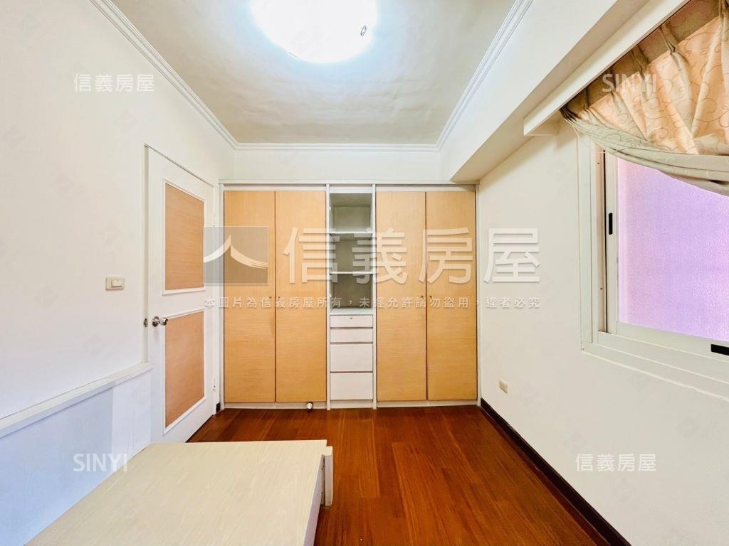 近健康公園美四房平車房屋室內格局與周邊環境