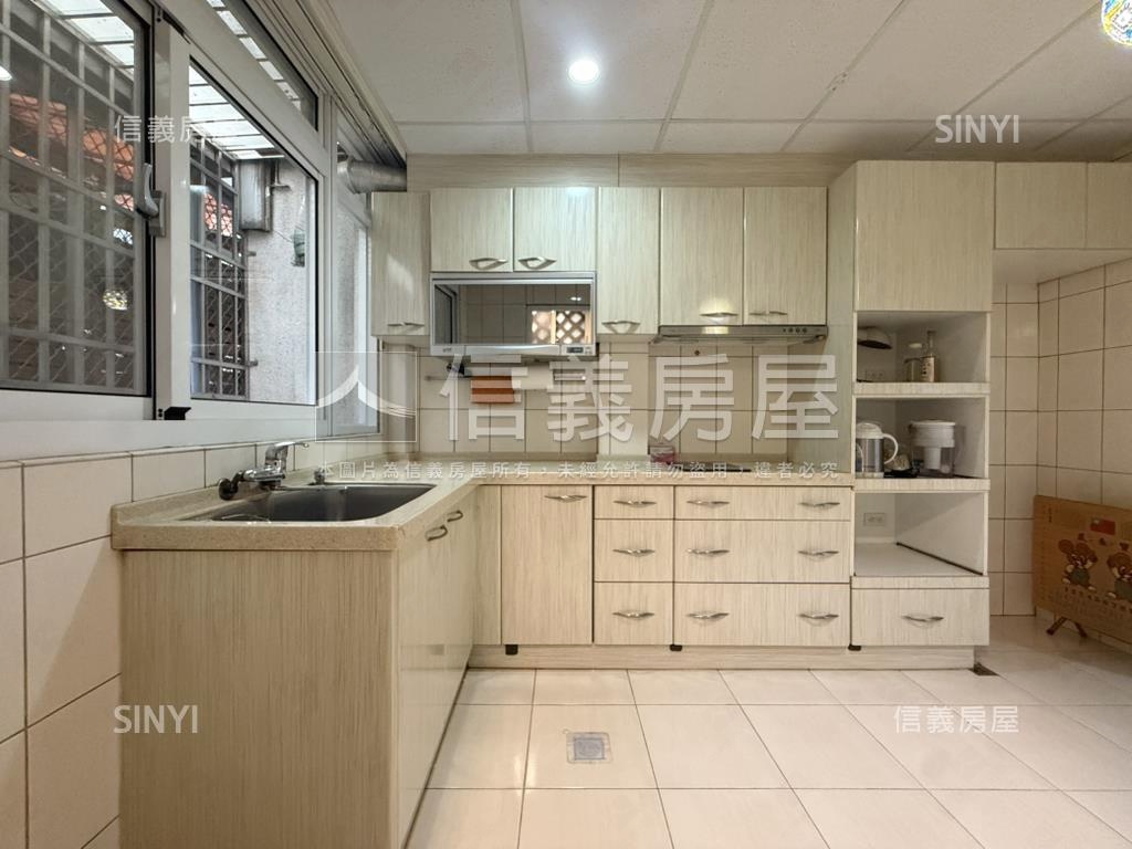 正義街精美小透天房屋室內格局與周邊環境