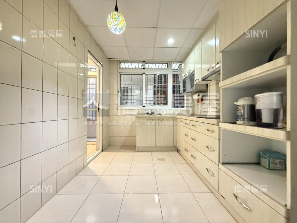 正義街精美小透天房屋室內格局與周邊環境