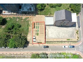 客運園區土地約８０坪