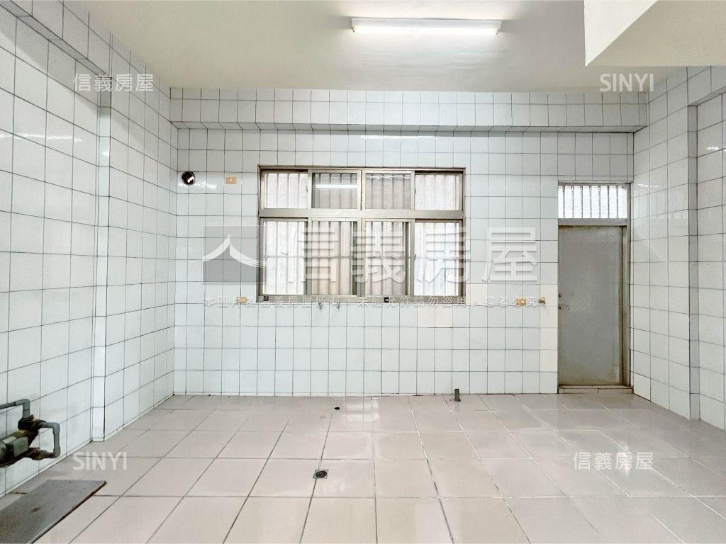 海線鬧中取靜臨路透天房屋室內格局與周邊環境