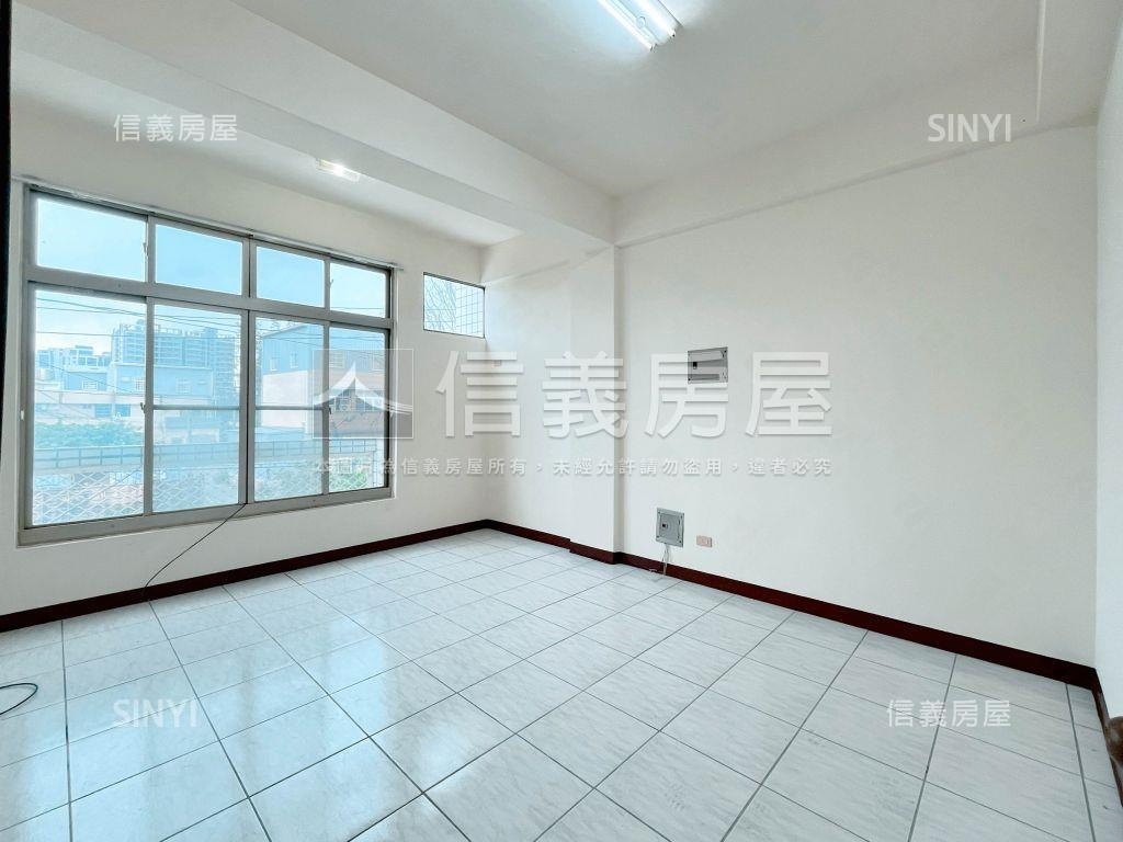 海線鬧中取靜臨路透天房屋室內格局與周邊環境