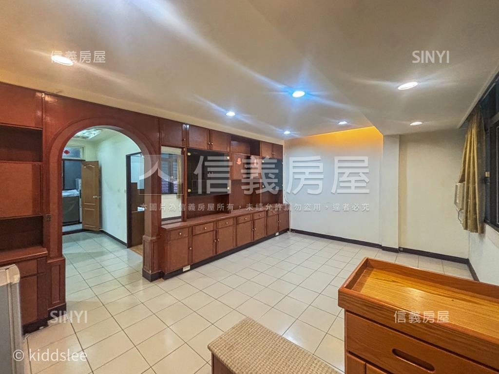 台電公寓二樓小家庭房屋室內格局與周邊環境