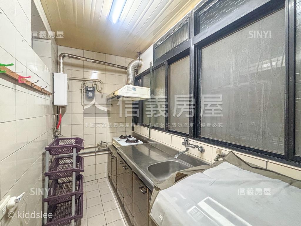 台電公寓二樓小家庭房屋室內格局與周邊環境