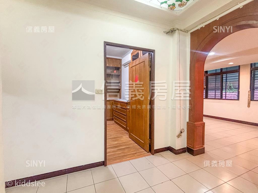 台電公寓二樓小家庭房屋室內格局與周邊環境