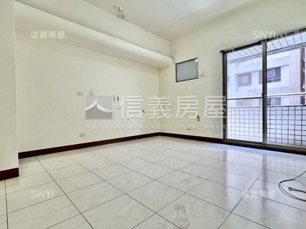 瑞豐商圈三角窗面寬店面房屋室內格局與周邊環境