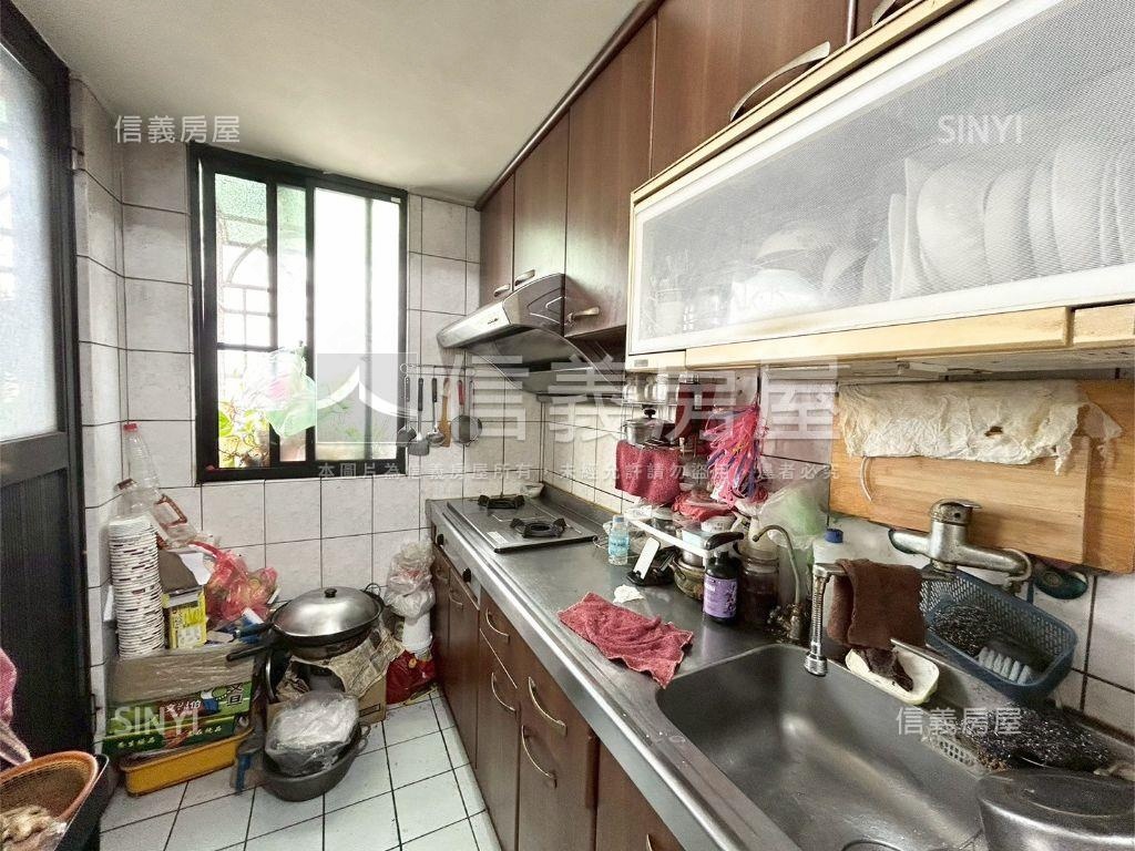 中興商圈３房平車房屋室內格局與周邊環境