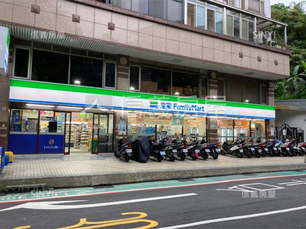政大爵鼎愜意綠景露臺戶房屋室內格局與周邊環境