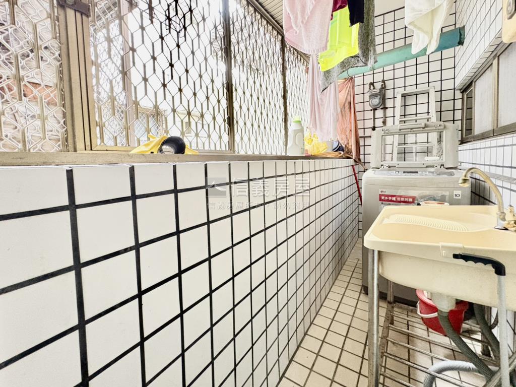 大橋藝術家｜３房車位華廈房屋室內格局與周邊環境