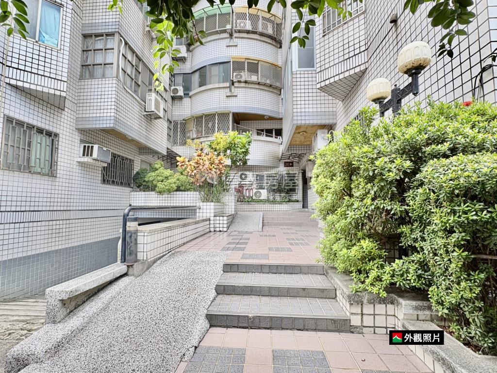 大橋藝術家｜３房車位華廈房屋室內格局與周邊環境