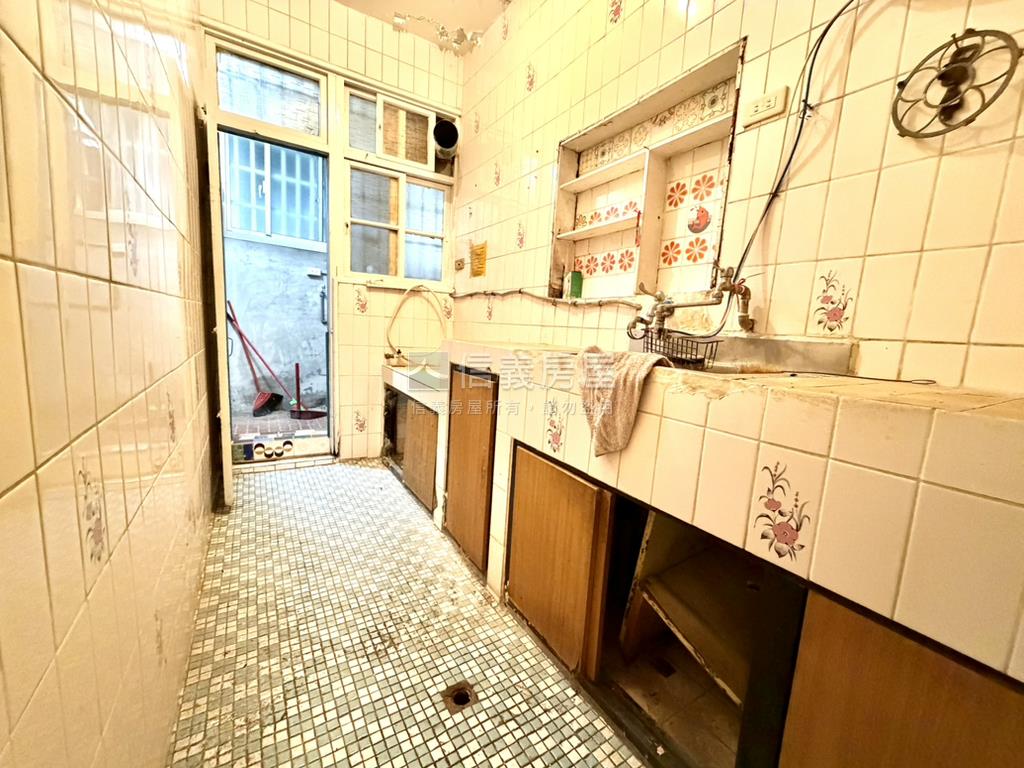 永和國小邊間一樓房屋室內格局與周邊環境