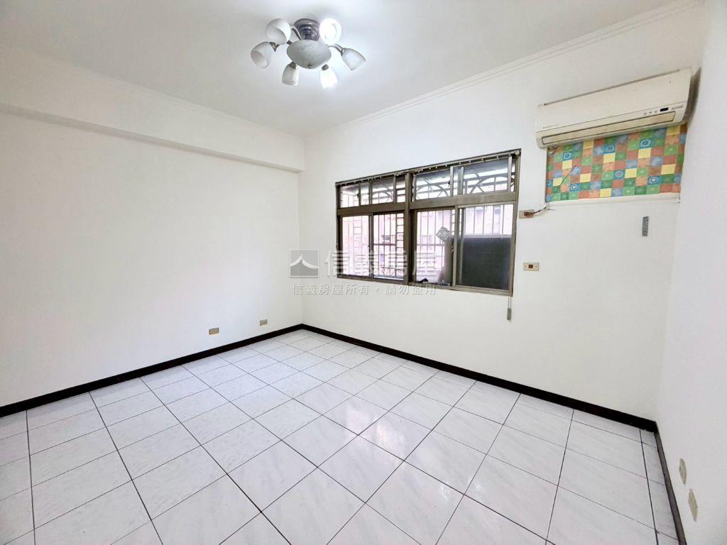 喜來登。三房車位房屋室內格局與周邊環境