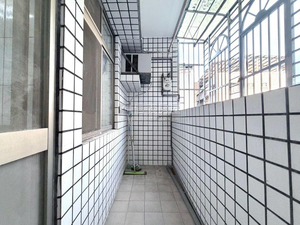 喜來登。三房車位房屋室內格局與周邊環境