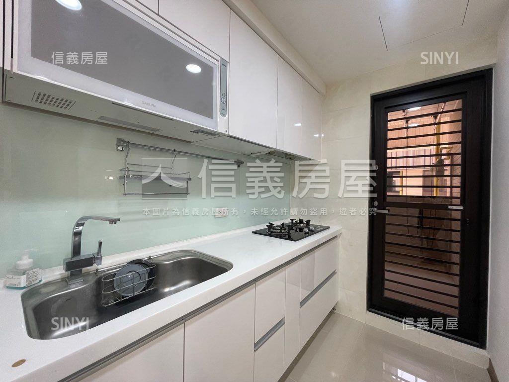 靚公園中央公園次頂樓兩房房屋室內格局與周邊環境