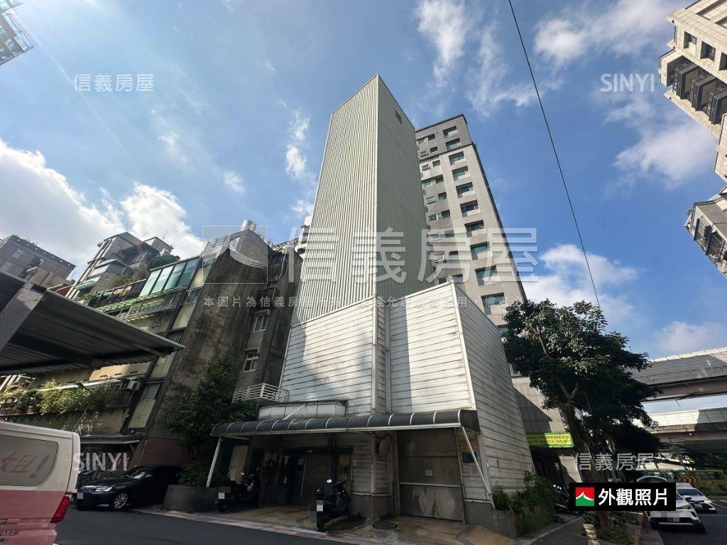 市府世紀威秀車位房屋室內格局與周邊環境