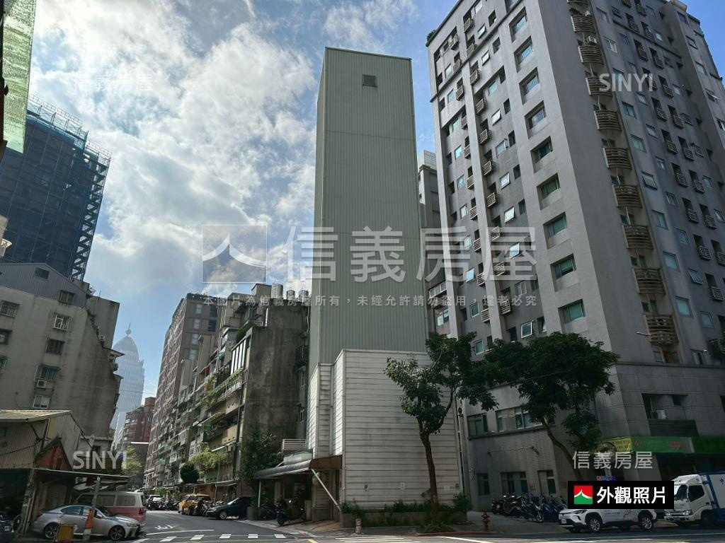 市府世紀威秀車位房屋室內格局與周邊環境