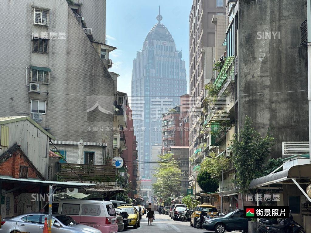 市府世紀威秀車位房屋室內格局與周邊環境