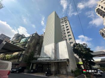 市府世紀威秀車位