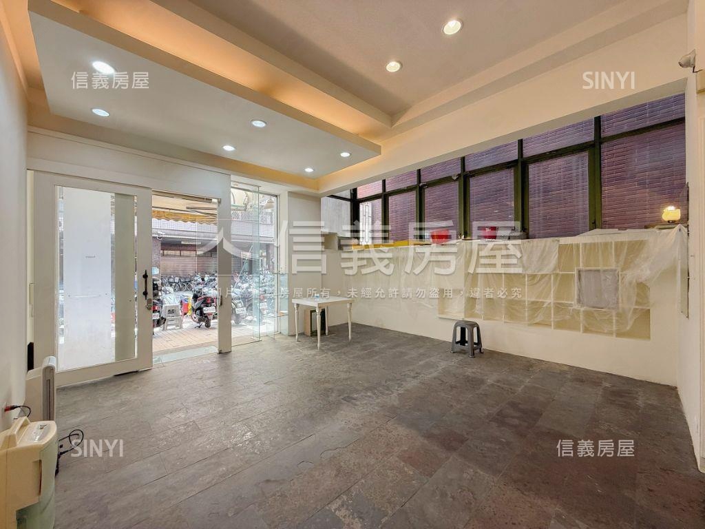 森林公園旁一二樓邊間店面房屋室內格局與周邊環境