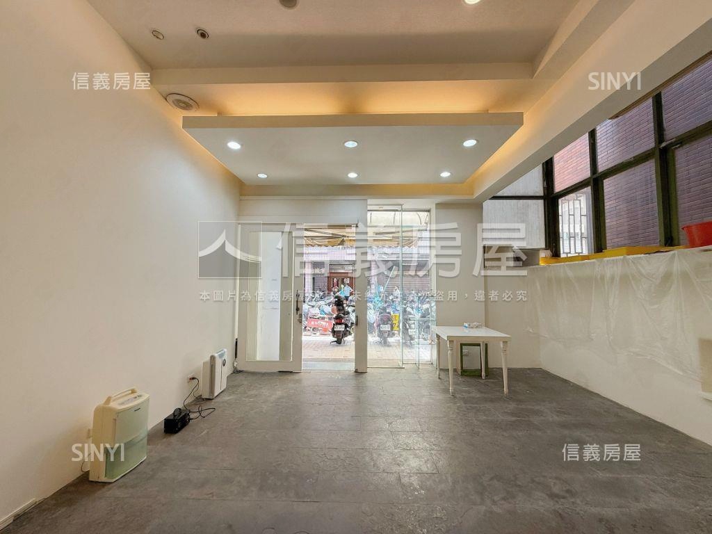 森林公園旁一二樓邊間店面房屋室內格局與周邊環境