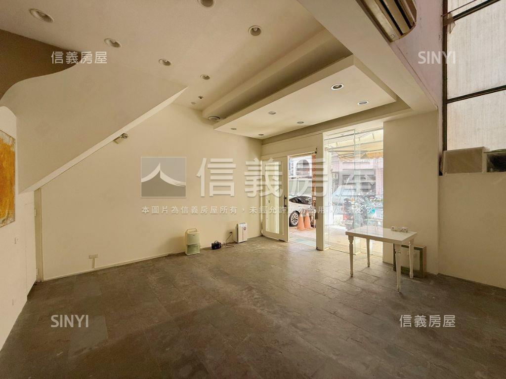 森林公園旁一二樓邊間店面房屋室內格局與周邊環境