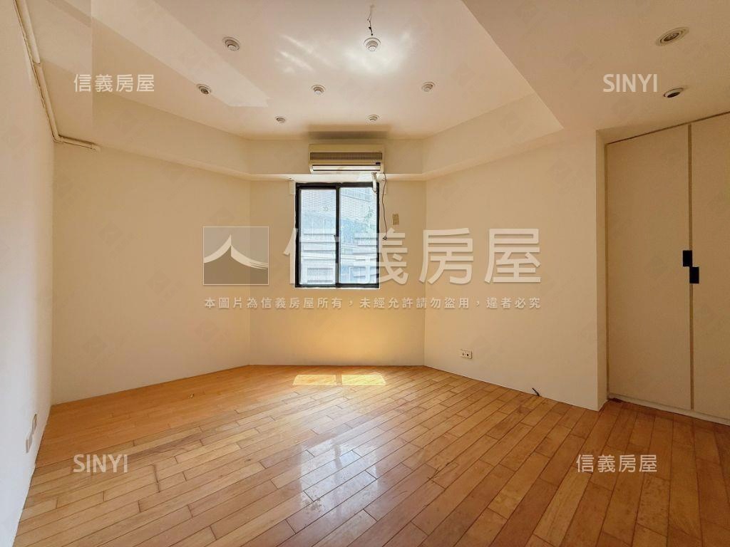 森林公園旁一二樓邊間店面房屋室內格局與周邊環境