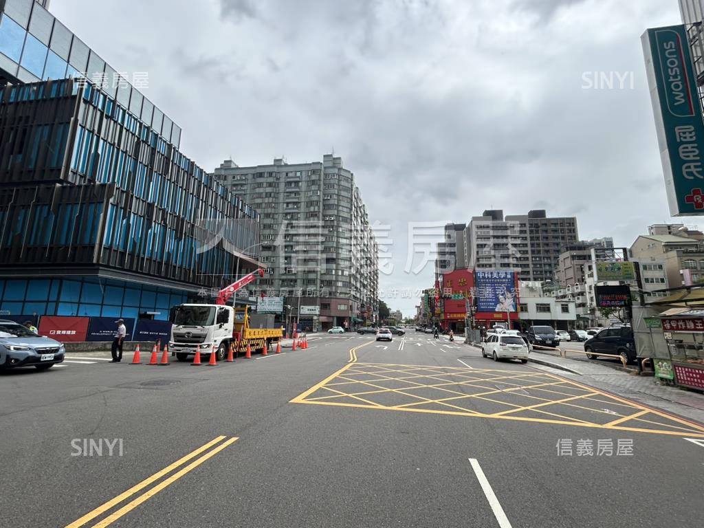 中科寶輝旁大面寬金店房屋室內格局與周邊環境