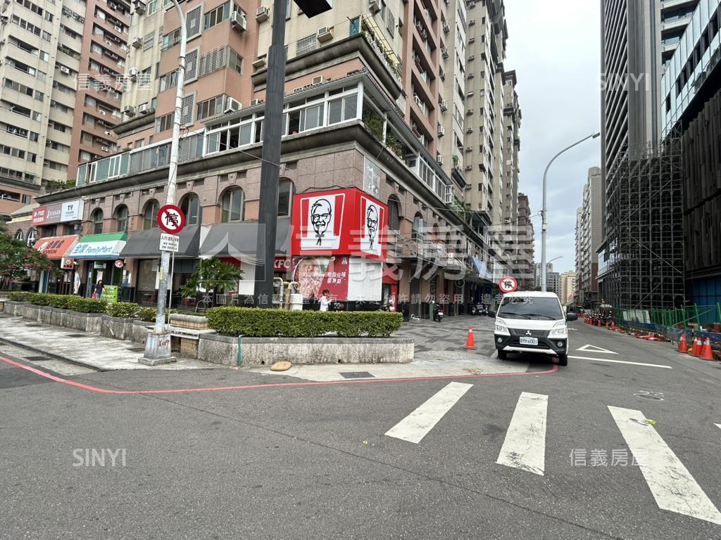 中科寶輝旁大面寬金店房屋室內格局與周邊環境