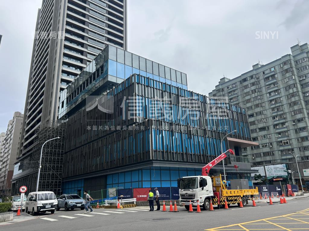 中科寶輝旁大面寬金店房屋室內格局與周邊環境