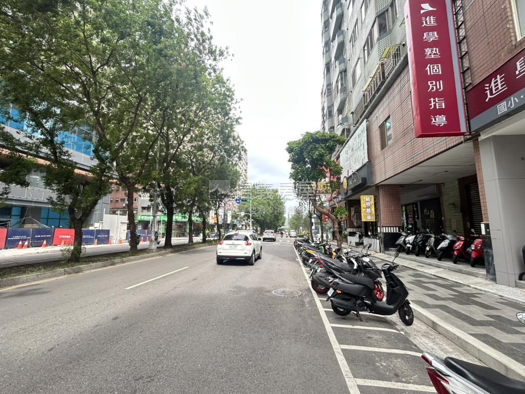 中科寶輝旁大面寬金店房屋室內格局與周邊環境