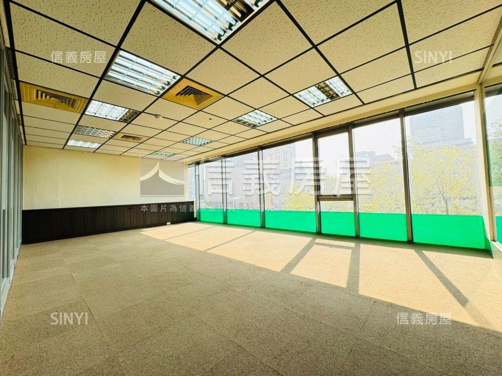 近高雄市政府超讚商辦房屋室內格局與周邊環境