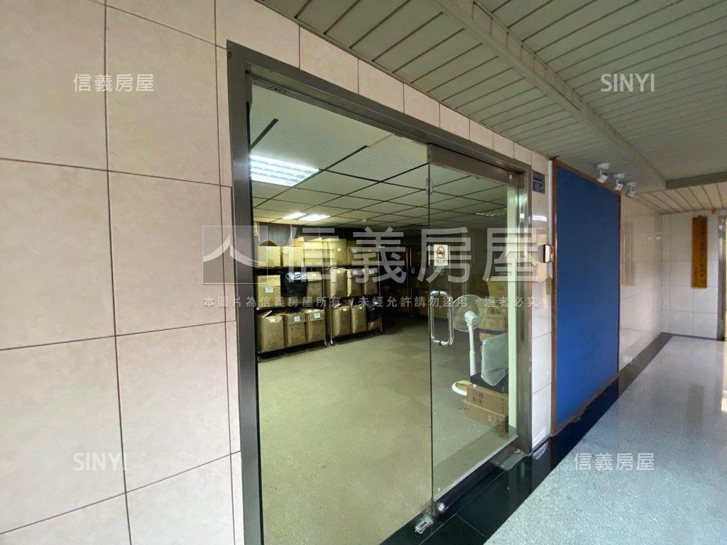 近高雄市政府超讚商辦房屋室內格局與周邊環境