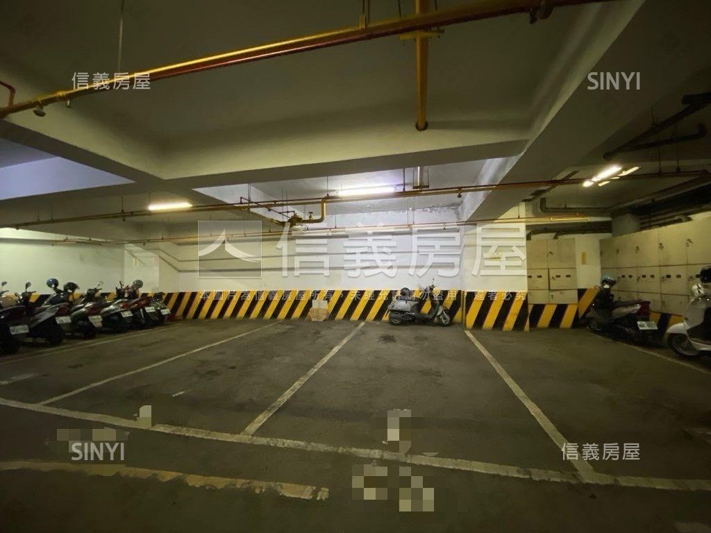 近高雄市政府超讚商辦房屋室內格局與周邊環境