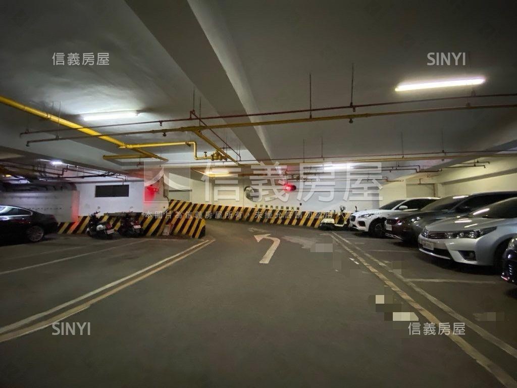 近高雄市政府超讚商辦房屋室內格局與周邊環境