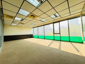 近高雄市政府超讚商辦